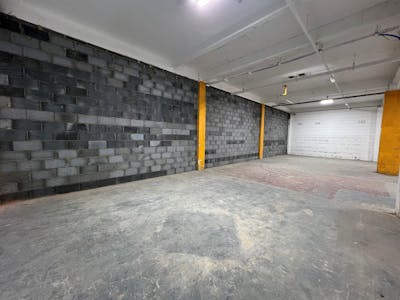 15 Quad Road, Wembley, Industrial To Let - Internal1.jpg