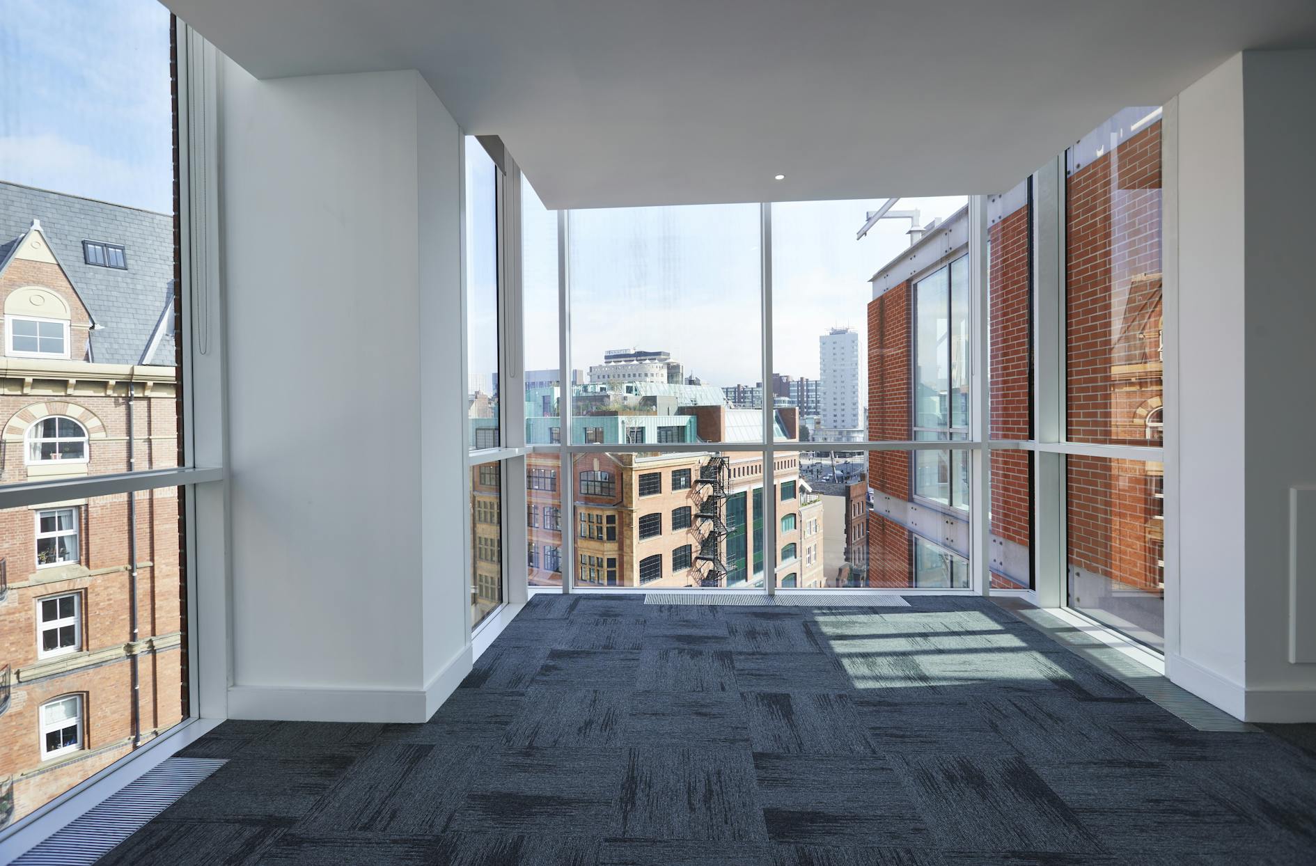 2 Whitehall Quay, Leeds, Offices To Let - 2 WHITEHALL QUAY_HLA6143_HR.jpg