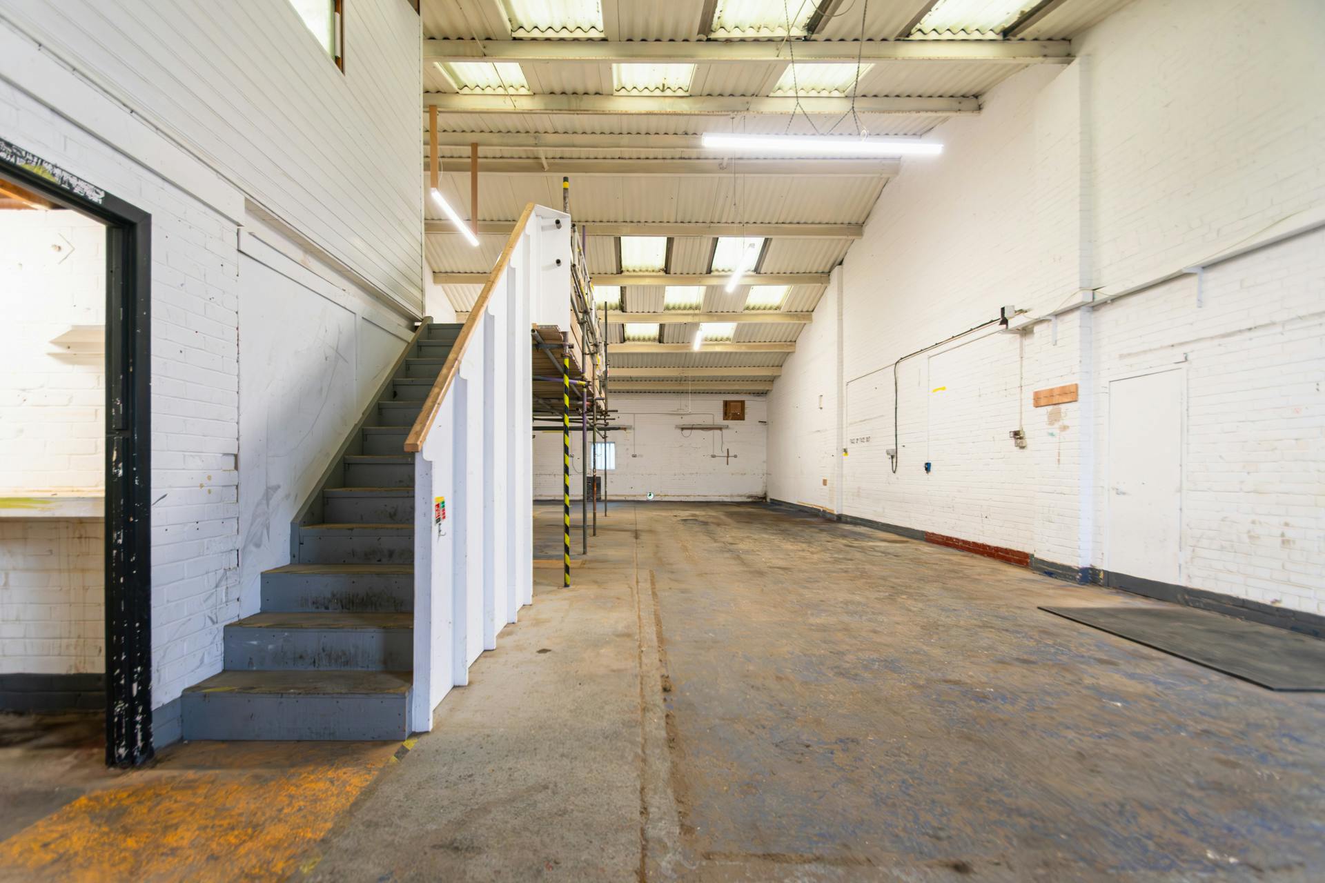 Retail/Shop in Poole - photo 3