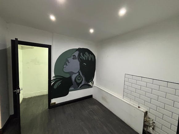 108 Main Street, Glasgow, Retail To Let - PHOTO-2026-01-11-14-49-21 5.jpg