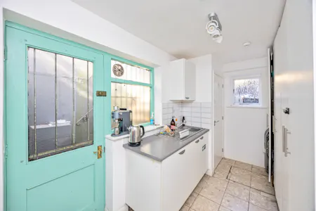 6 Oxford Street, Brighton, Alternative Use Opportunity / Arts/Crafts / Class E Retail / Leisure / E (Commercial / Business / Service) / E Class Retail / Leisure (no extract - Open A1) / Healthcare / Leisure / Office / Studio / Gallery / Studio / Workshop / Sui Generis To Let - Oxford Street. 6-001.JPG