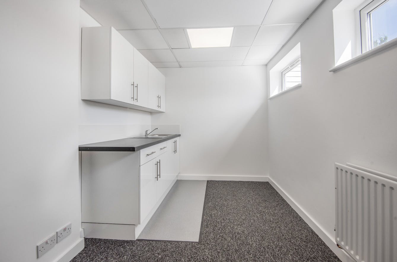Unit 3 Windsor Trade Centre, Dedworth Road, Windsor, Industrial To Let - 5f27d8a6a6529l627855 3.jpg