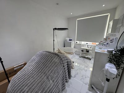 206 High Road, Benfleet, Residential Flat / Retail For Sale - IMG20250925WA0021.jpg