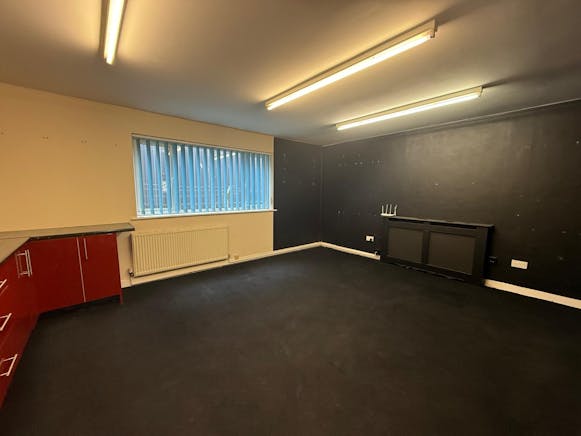 Unit 7-8 Fleet Hall Road, Rochford, Office To Let - IMG20251013WA0024.jpg