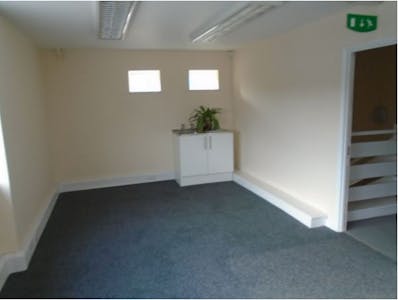 Unit A Northbridge Road, Berkhamsted, Industrial / Light Industrial / Warehouse To Let - 5.JPG