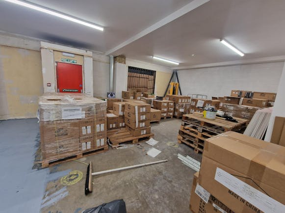 Unit 1 The Rutherford Centre, Basingstoke, Industrial To Let - 20251118_163041  Unit 1.jpg