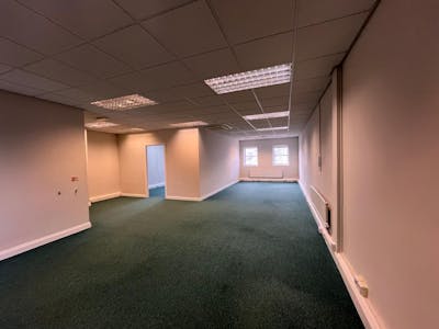 3 Cromwell Court, New Street, Aylesbury, Office To Let - WhatsApp Image 20250813 at 110027_1afed809.jpg