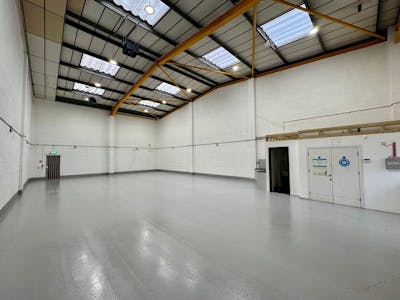 Unit 14, London, Warehouse To Let - Unit 14 Capitol Industrial Park NW9 6.jpg