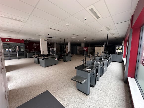 1A Vicar Lane, Chesterfield, Retail / Retail To Let - 20251007_140236875_iOS.jpg