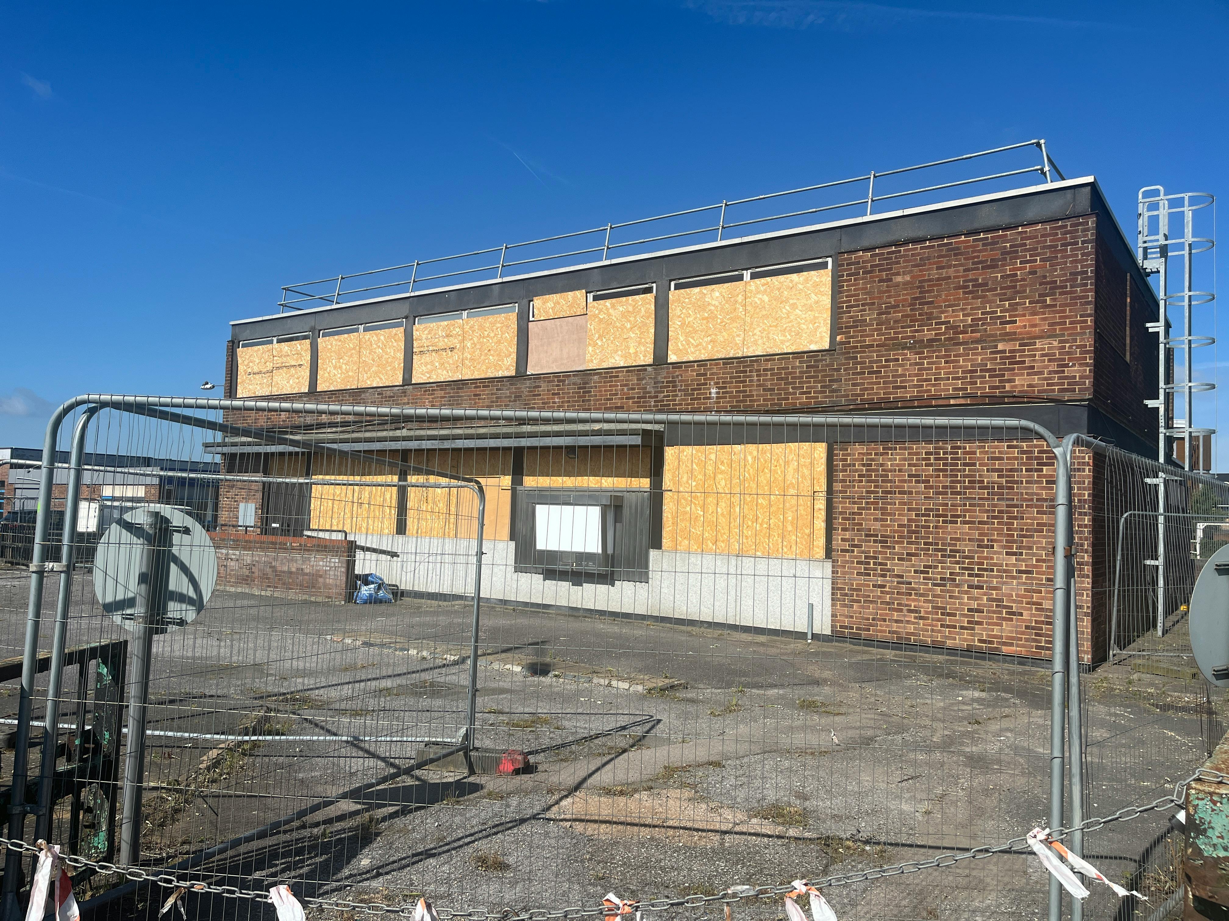 Former Lloyds Bank, 2 Gatehouse Road, Aylesbury For Sale - IMG_2922.JPG