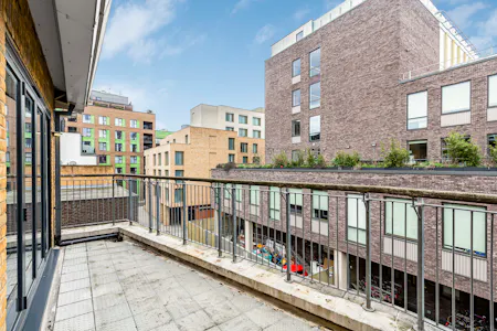 1C Burrows Mews, London, Residential Flat To Let - Walk on balcony