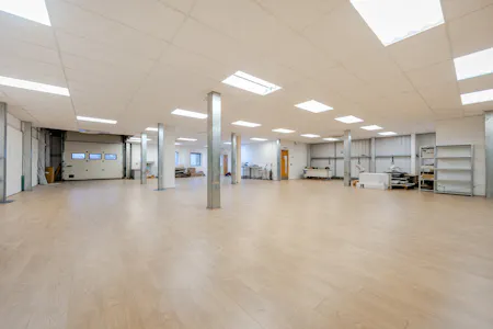 Unit 405 Centennial Park, Borehamwood, Industrial Lease Assignment - 1393201-4-6968c5f1e77ac.jpg