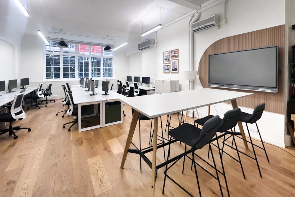 30 Gresse Street, 1st Floor (left) - First Floor