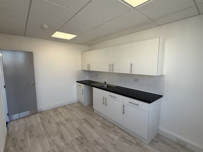 Unit 5 Phoenix Trading Estate, Alperton, Industrial To Let - IMG_9313.jpg