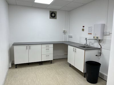 Suite 4, Tower House, Aylesbury, Office To Let - IMG_8181.JPEG