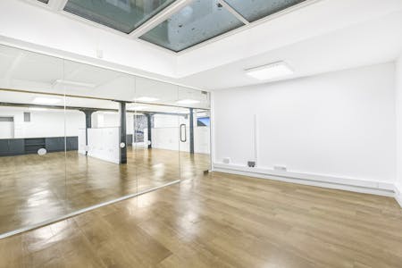 Basement and Ground Floors 5 Maidstone Buildings Mews, London, Office To Let / For Sale - 147_23885.JPG