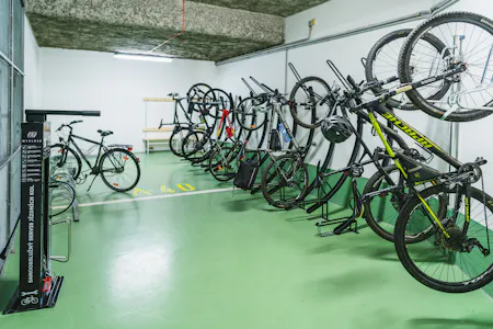 Myslbek, Na Příkopě 1096/21, Praha 1, Office / Retail To Let - Myslbek_bikeroom.jpg