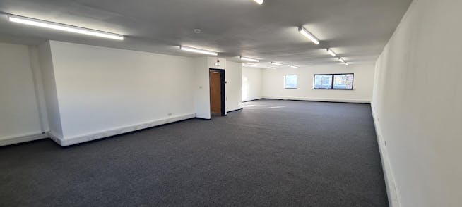 Unit 24 Boundary Business Centre, Boundary Way, Woking, Offices / Industrial / Warehouse To Let - 20221109_144529.jpg