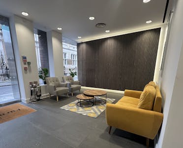 30-31 Furnival Street, London, Office To Let - 30-31 Furnival  Modern Lobby With Seating And Decorative Wall Panel.jpg