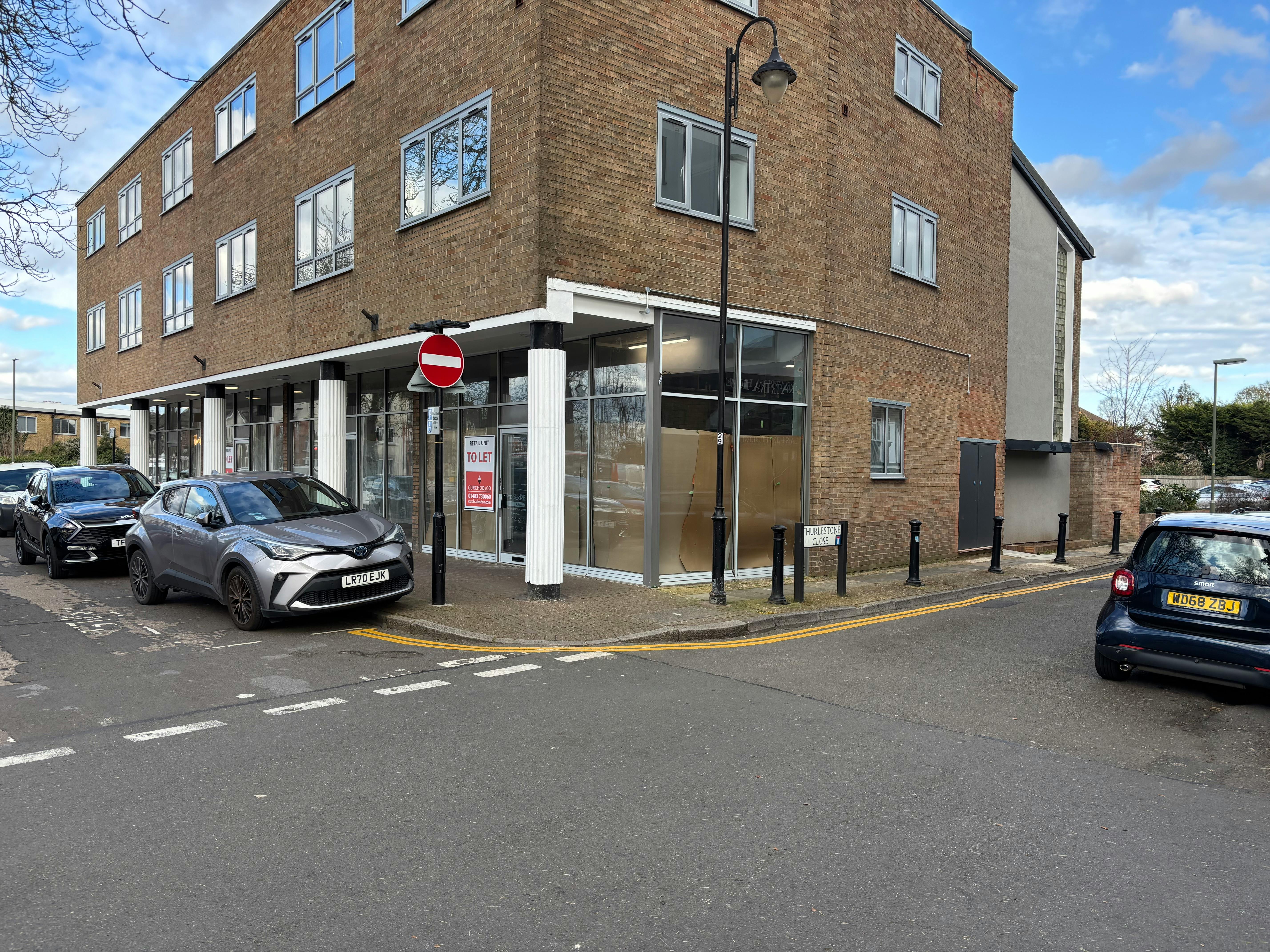 14 High Street, Shepperton, Retail To Let - IMG_4615.JPG
