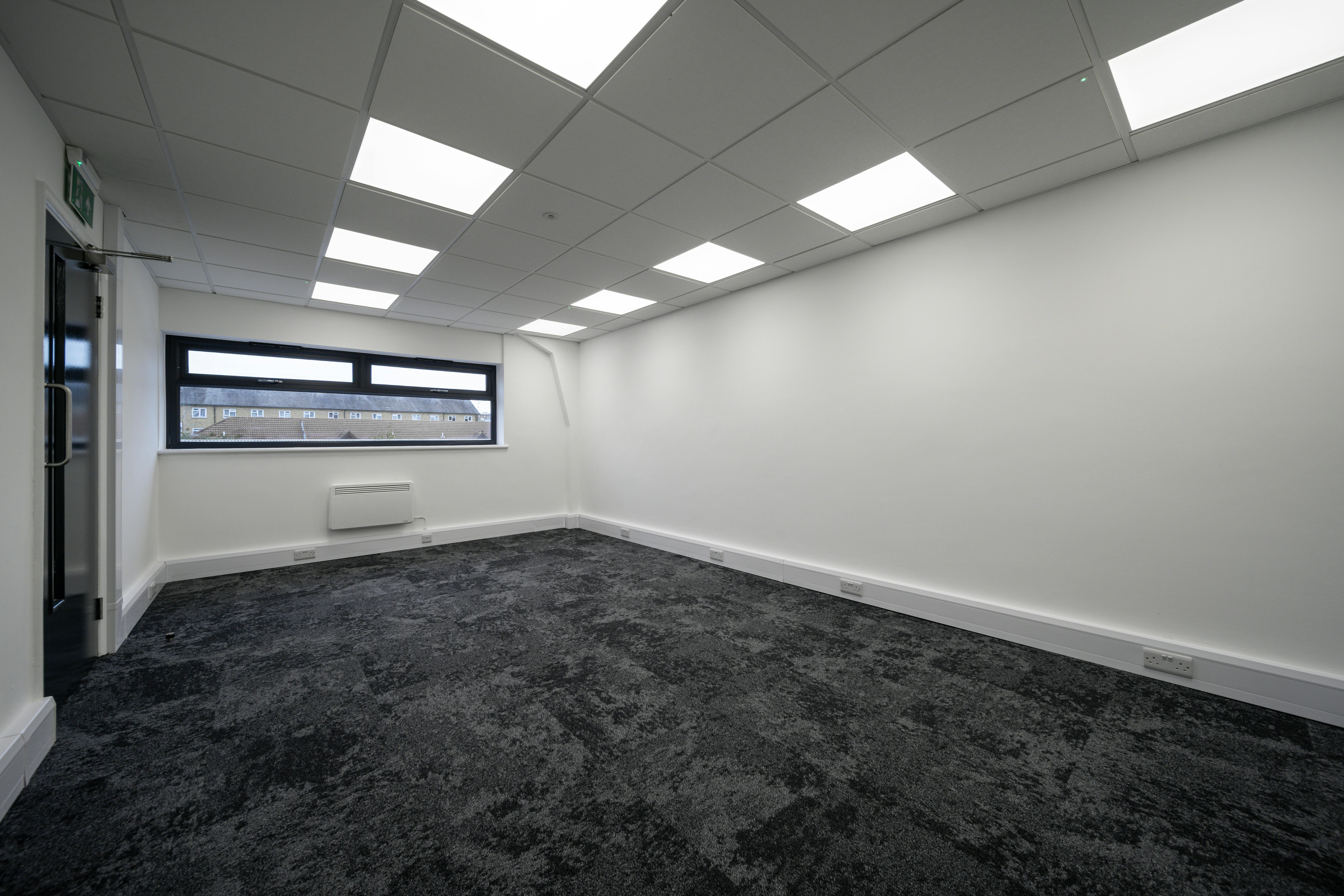 Industrial Unit in Tottenham - photo 3