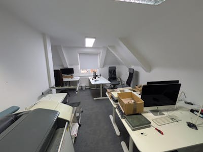 Third Floor, Chapel House, Guildford, Office For Sale - PXL_20260202_153413339.jpg