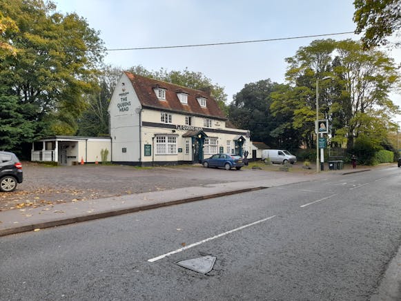 The Queens Head, London Road, Alton, Restaurant / Retail To Let - 20241023_090945.jpg