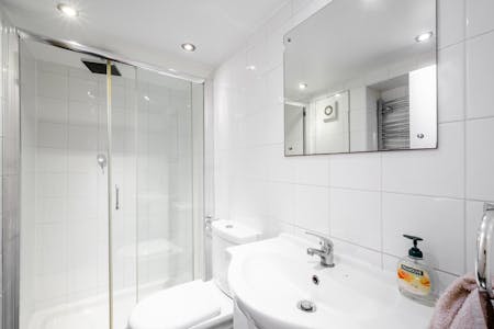 Bst Mezzanine & Ground Fl., 5 Fairchild Place, London, Office To Let - Fairchild Pl 5  12.jpg