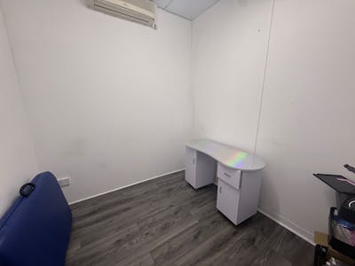 12 Gateside Street, Hamilton, Retail For Sale - 20260325_151716732_iOS.jpg