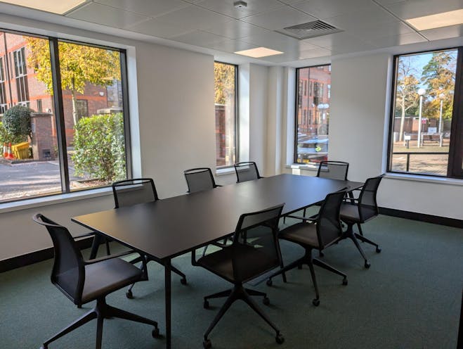 3 London Square, Guildford, Offices To Let - PXL_20241011_104455572.jpg