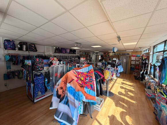 88 Rectory Grove, Leigh-on-Sea, Retail To Let - 3fa1e705-5ad4-431b-8030-73fb636b4360.jpg