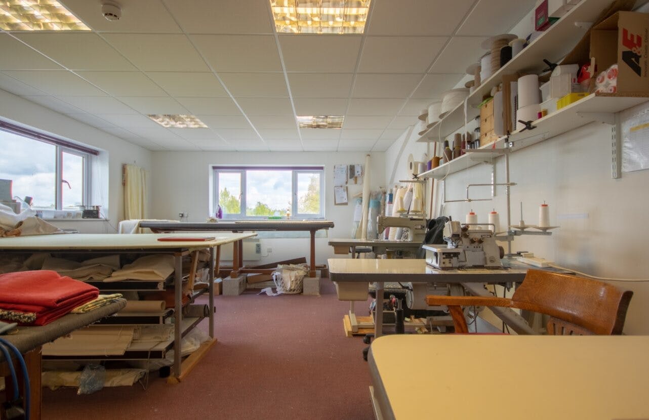 Kingscote C & D Priory Park, Priory Industrial Estate, Tetbury, Office / Retail To Let - Kingscote D Internal 002.jpg