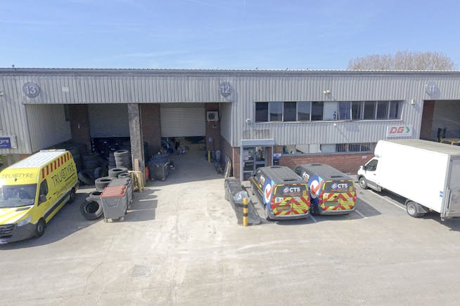 Unit 12, Britannia Industrial Estate, Poyle, Industrial / Warehouse To Let - 1  3x2.jpg