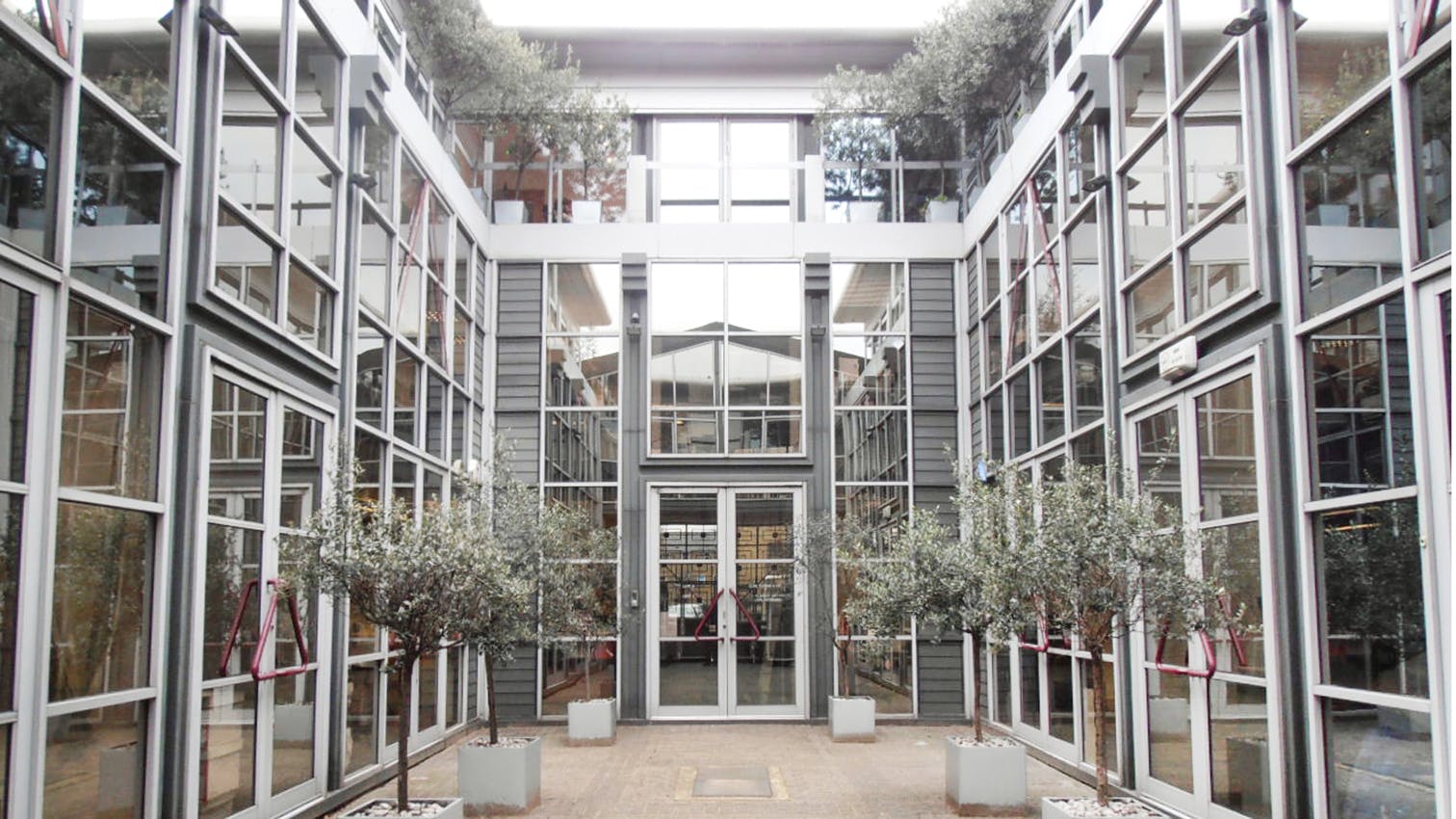 Unit 6, Walmer Courtyard, 225-227 Walmer Road, Notting Hill, Office To Let - Unit 6, Walmer Courtyard, 225-227 Walmer Road, Holland Park W11, Office to let West London. Courtyard.jpg