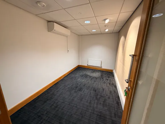 78 High Street, Rayleigh, Office / Retail For Sale - f241ad5c-b82c-4db5-973b-07f20aa13b7a.JPG
