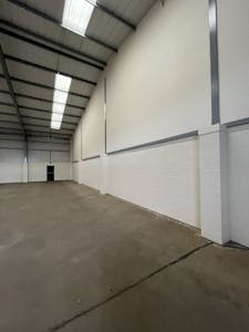 25 Vale Industrial Estate, Southern Road, Aylesbury, Industrial / Trade Counter / Warehouse / Workshops To Let - Unit 25 Internal 2.jpg