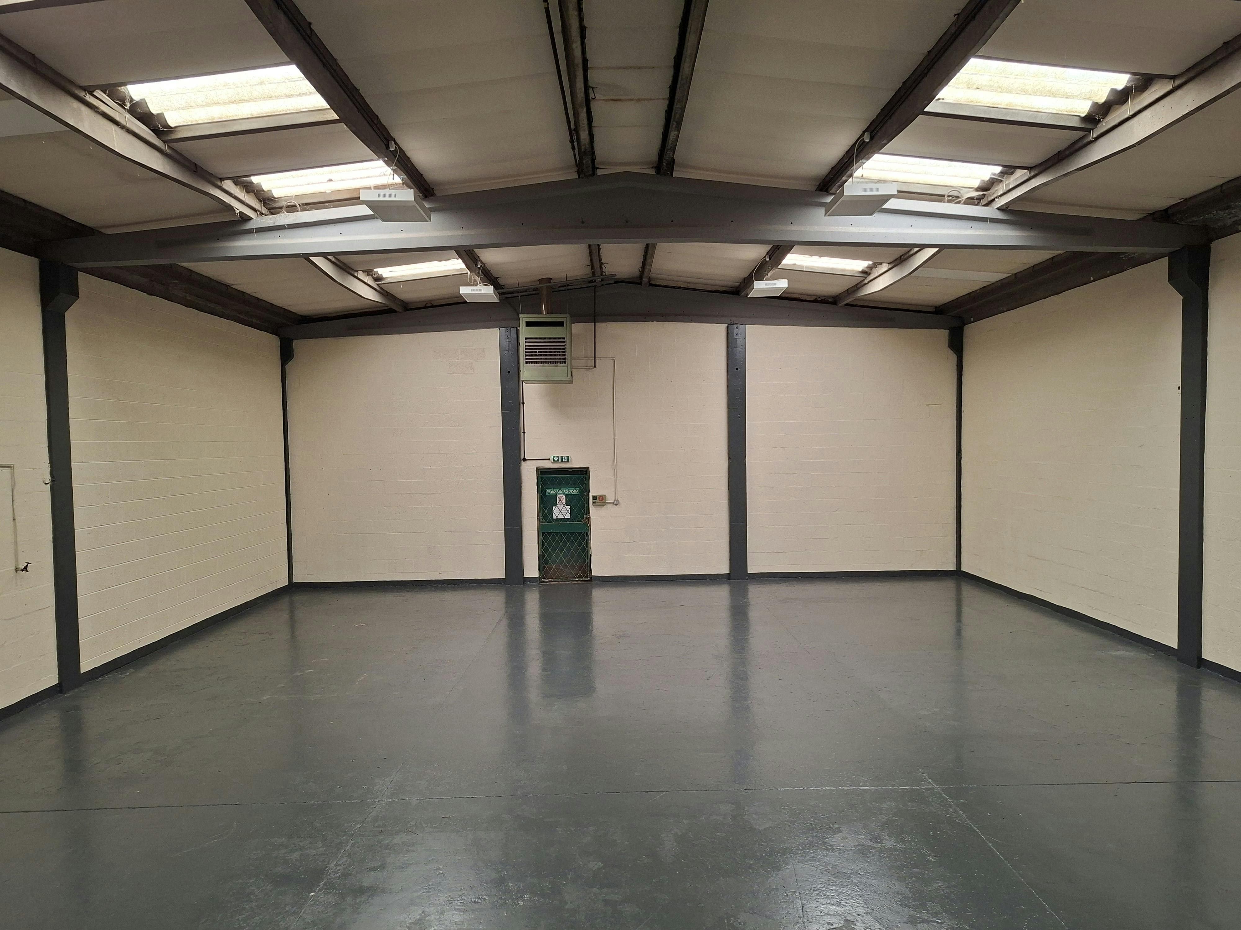 Industrial Unit in Cradley Heath - photo 4
