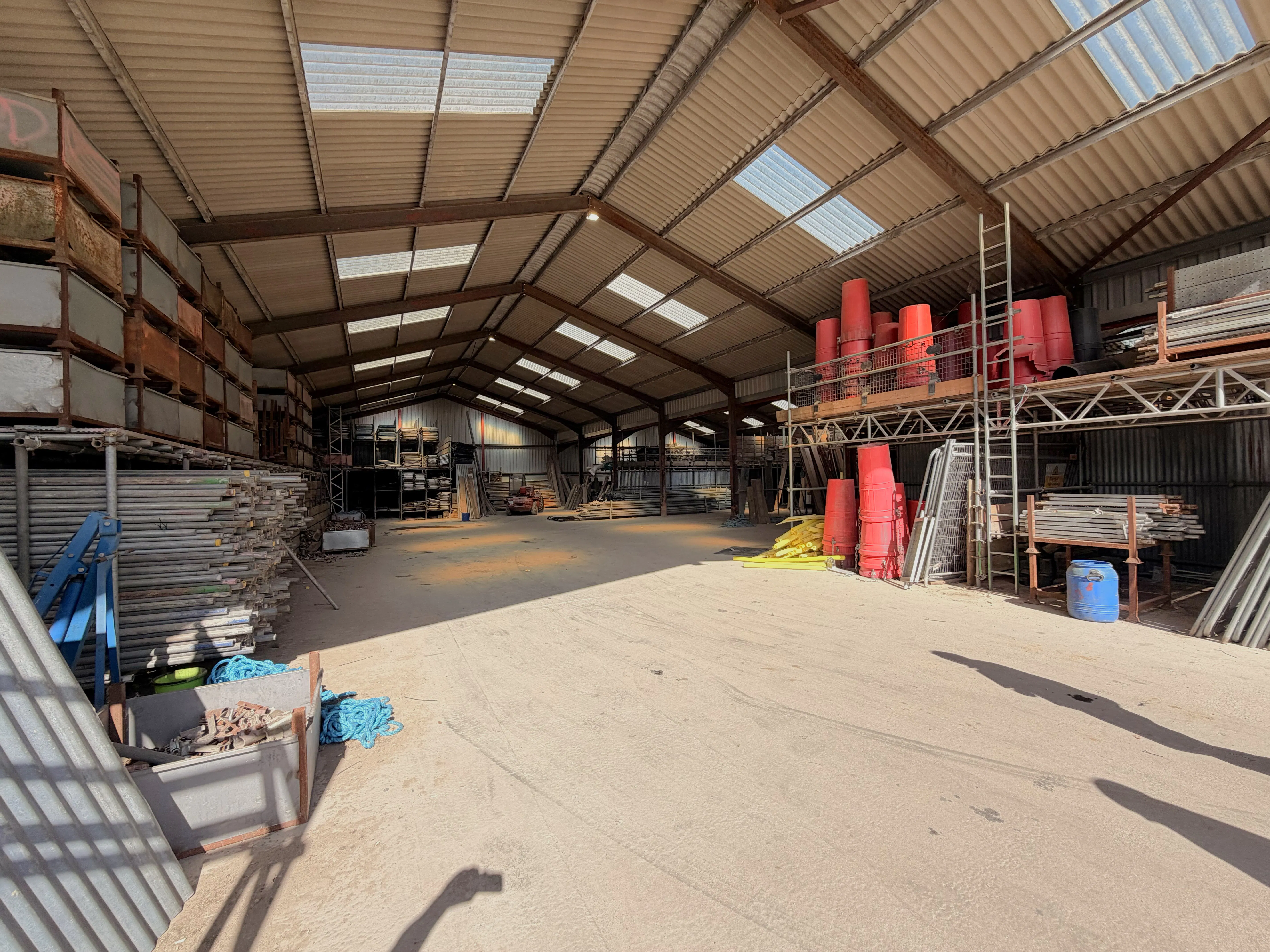 Warehouse at Eastwood Farm, Newdigate, Industrial To Let - IMG_8292.jpeg
