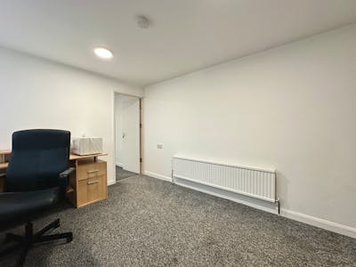 36 Burr Street, Dunstable, Industrial / Industrial/Logistics To Let - 20260123_113559868_iOS.jpg