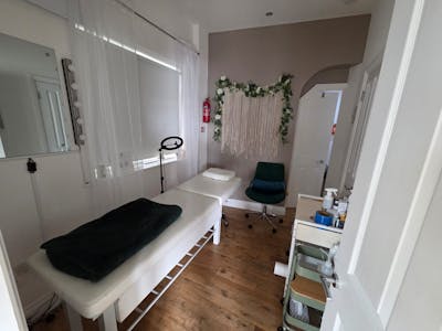 19A Station Road, Westcliff-on-Sea, Retail To Let - WhatsApp Image 2026-03-06 at 10.57.04 (3).jpeg