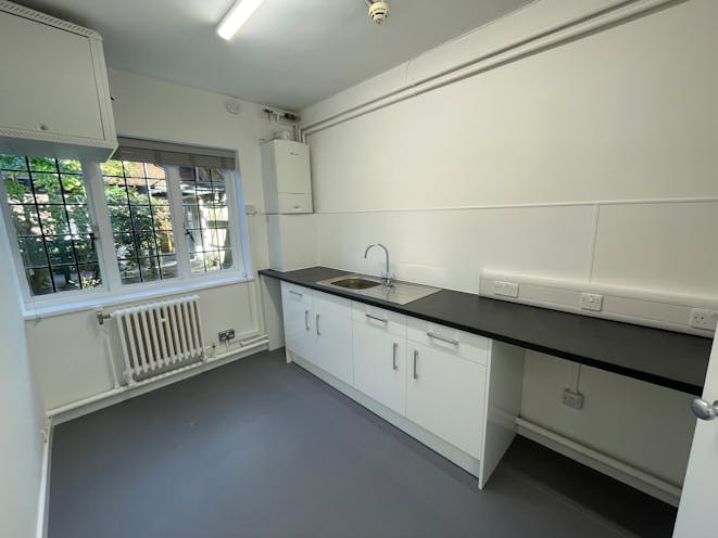 LO44 London Road Campus, Reading, Office To Let - IMG_1265.JPG