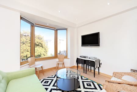 25 Emperors Gate, London, Investment For Sale - 3 25 Emperors  Reception.jpg