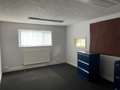 18 Albert Drive, Burgess Hill, Office To Let - Unit 2 Regents 7.jpg