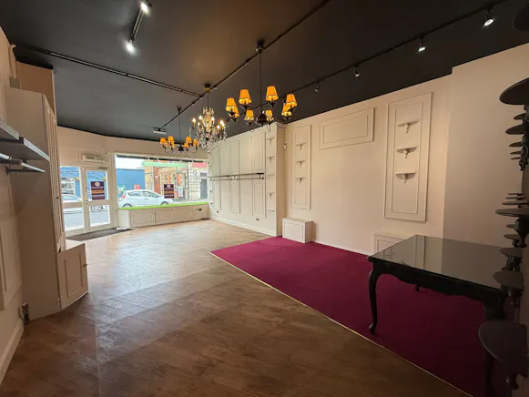35 Broadway, Leigh-on-Sea, Retail To Let - WhatsApp Image 2026-06-02 at 15.24.53 (3).jpeg