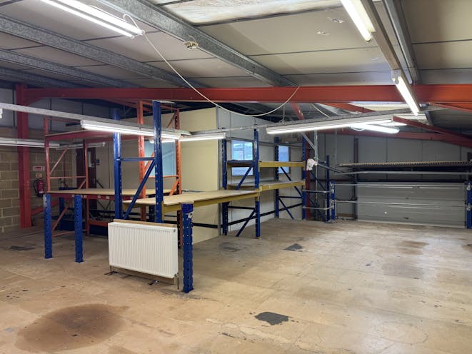 Unit 40, Leatherhead, Warehouse & Industrial To Let - IMG_6293.jpg