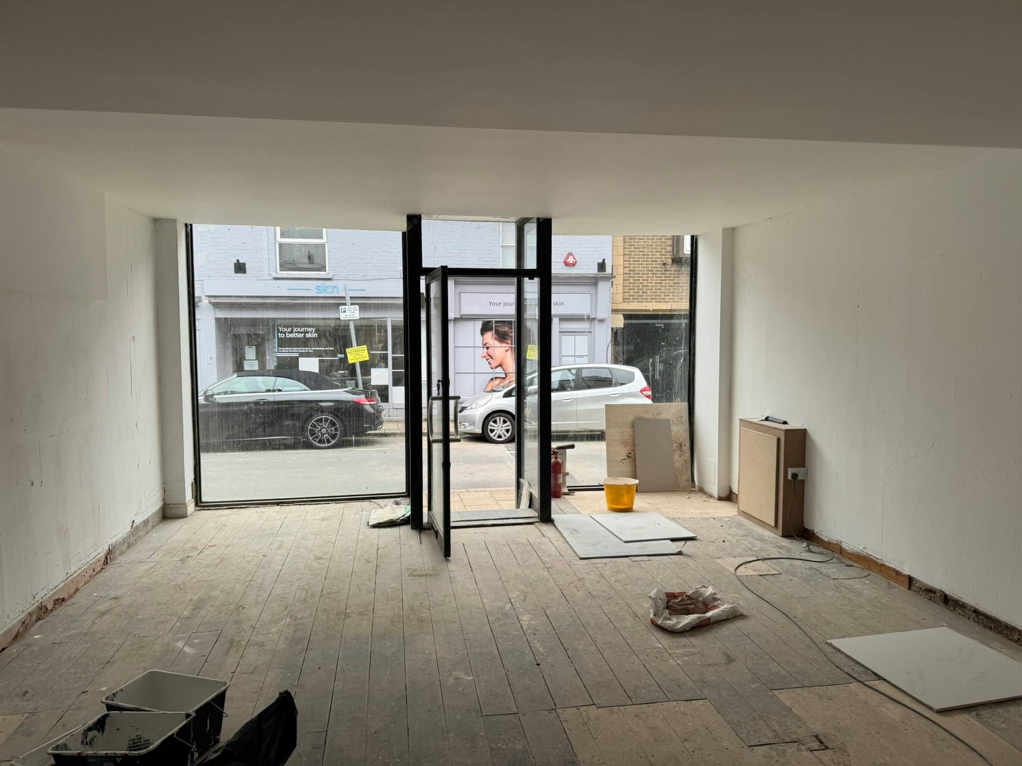 6 Baker Street, Weybridge, Retail To Let - IMG_6807.JPEG