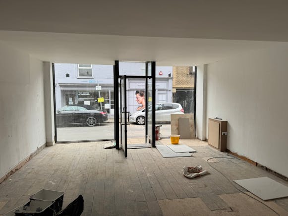 6 Baker Street, Weybridge, Retail To Let - IMG_6807.JPEG