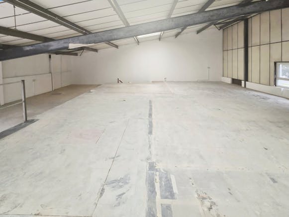 Unit 9, Basildon, Industrial To Let - f86e4238WhatsApp 20Image 2020251013 20at 20140349_4ba2607b.jpg