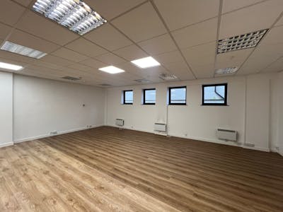 Hathaway House, Finchley Central, Office To Let - 8.jpg