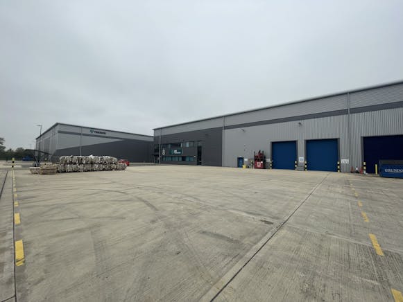 Unit 8, Network @ Link9, Bicester, Warehouse & Industrial To Let - IMG_7020.jpg